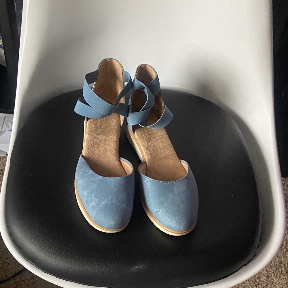 SOUL Naturalizer Light Blue Ankle Strap Flats